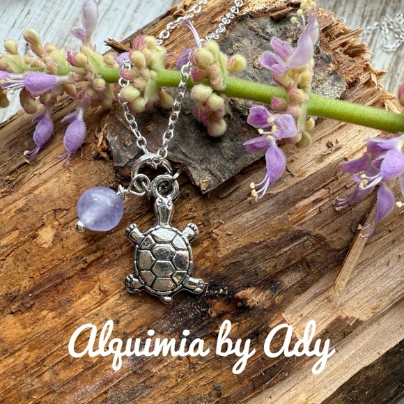 Silver statement 925 stamped dainty freshwater jade turtle charm necklace - Picture 1 of 5